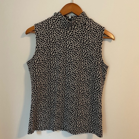 Sleeveless Giraffe-Print Blouse - Picture 1 of 5
